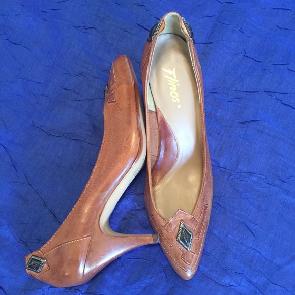 Flings Embellished Heels. Size 6 - Picture 4 of 4